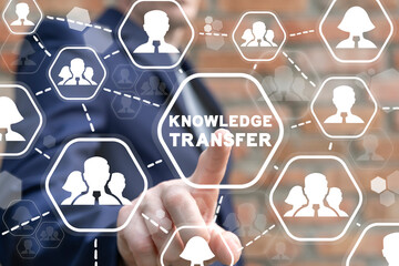 克苏鲁神话中三柱神分别是哪三位？