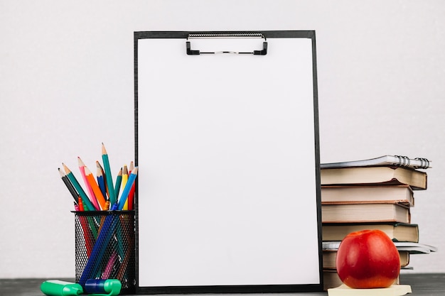 有什么校园+爱情+魔法+变身的日本动漫好看 最好像小女神花铃、玩偶游戏那样经典的动漫